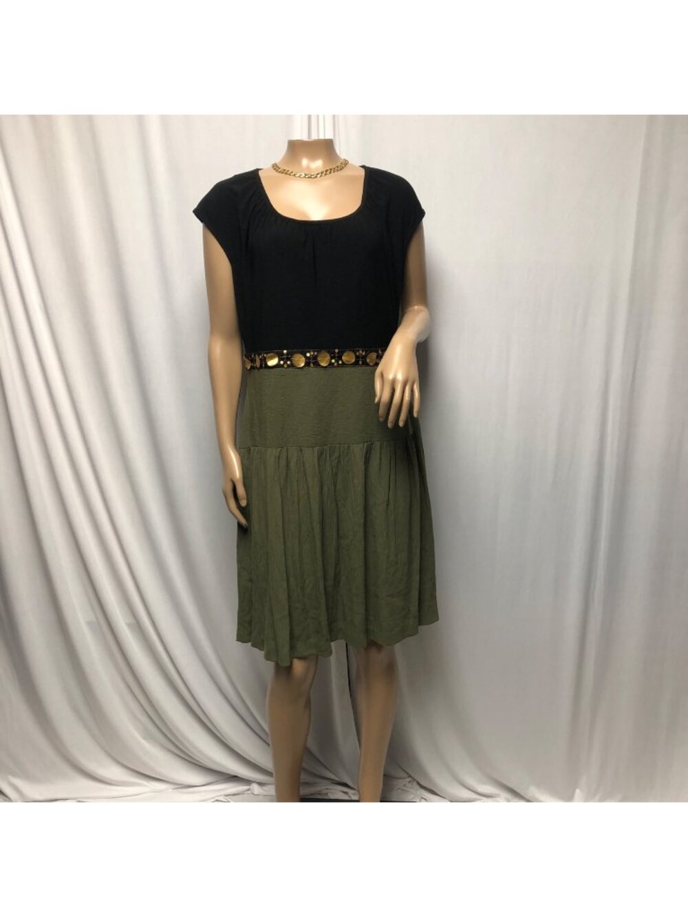 Tiana B Dress Womens Size 12 Black Olive Green Bedazzled Waist Cap Sleeve Casual